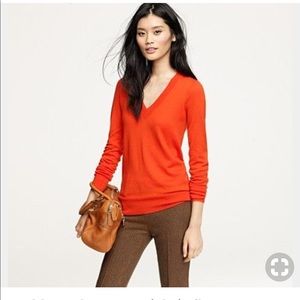 Banana republic v neck top